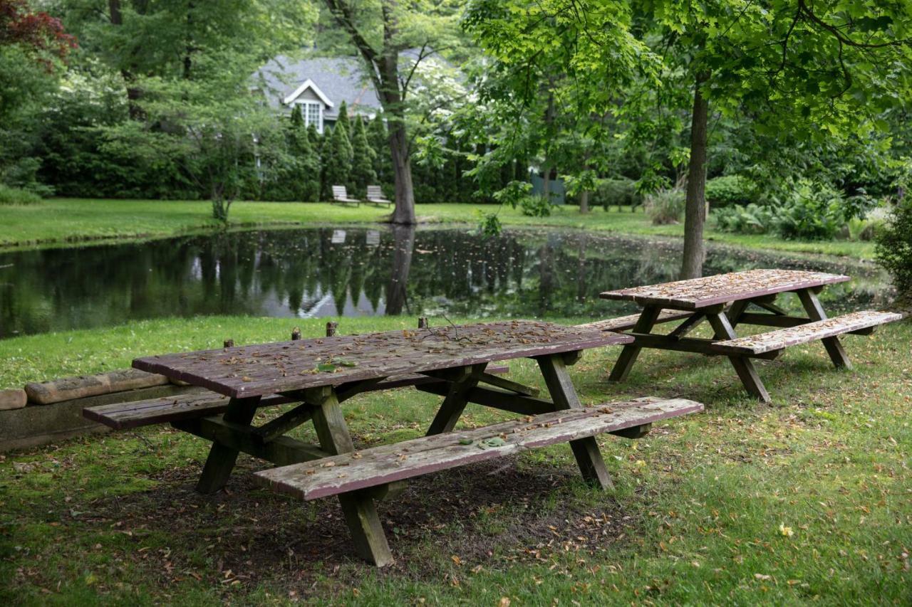 Lakeside Inn Luaran gambar
